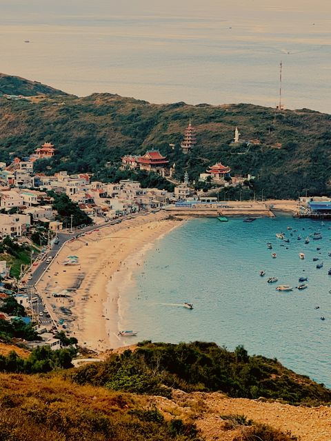 The same bay in warmer, golden tones — shot on ELEV DAWN